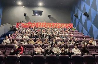 春景与你们都是这世界最好的景致，节日欢乐！